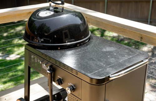 Back-40 Retreat with Hot Tub & Bike Garage - Photo 11