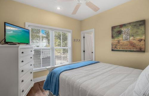 Beach Bungalow, 3 Min Walk to Beach, Golf Cart, 4 bikes, Wagon - Foto 12