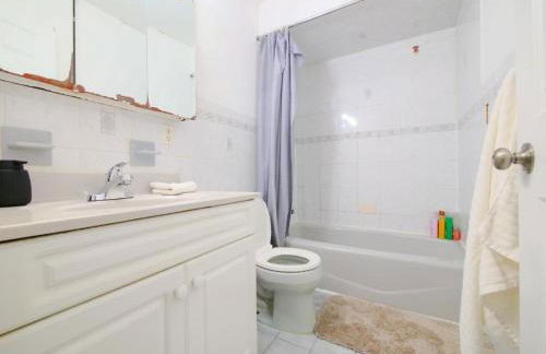 Private Bedroom with Shared Amenities mins to NYC - Foto 4