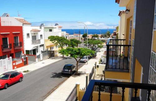 Casa Totalmente Renovada en Zona muy Tranquila!!! Vistas al Mar y Montaña - Foto 2