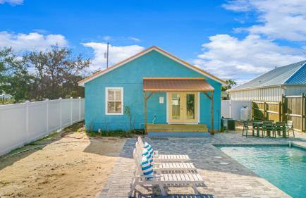 Sunshine House! 3BR 2BA Sleeps 9! Your Perfect Retreat for Comfort and Style - Foto 18