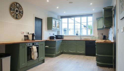 Perfect for Contractors - Private Parking - Foto 4