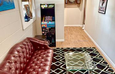 Stylish Family & Group Retreat Near UofA and Trails - Foto 25