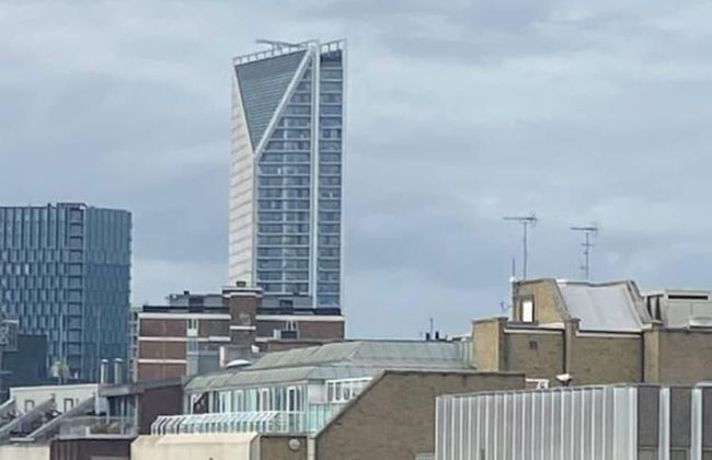 Charming 2-bed Apartment in London - Foto 31