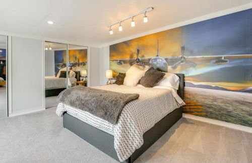 Aircraft Tours! Fly-In Hangar Apt in New Waverly - Foto 12