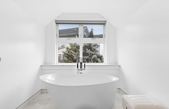 Monmouth Beach 4BR Villa on the Water - Foto 44