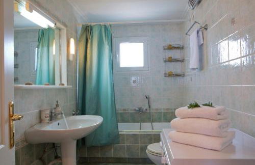 Amalia Apartments - Photo 12