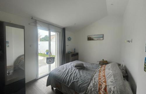 Charmante Maison Rénovée Proche Plage et Forêt avec Jardin - FR-1-652-57 - Foto 9