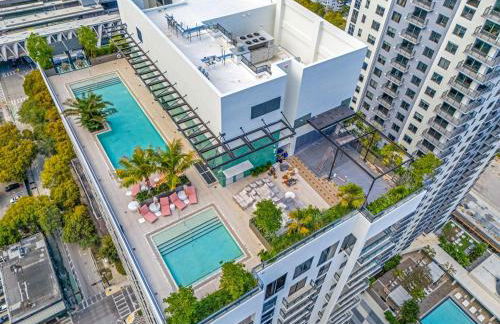Chic Downtown Miami 2BR City Views Rooftop Pool - Foto 21