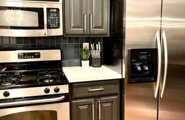 Remodeled Excellent Neighborhood - Foto 31