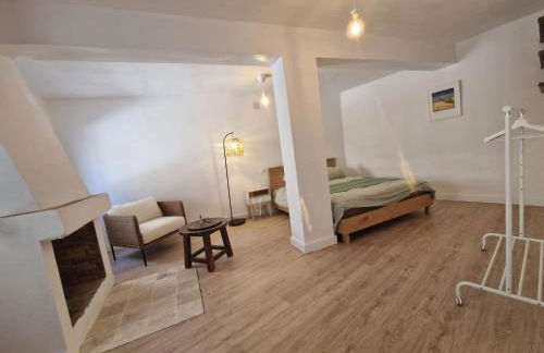 Habitación amplia y tranquila con baño privado en piso compartido - Photo 40