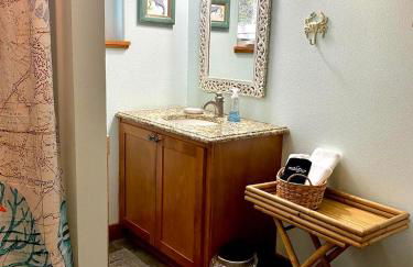 Private pet friendly beach house, steps to beach - Foto 29