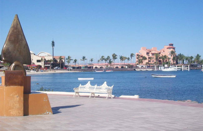 La Paz, Cancer Tropic & Todos Santos Day Trip - Foto 3