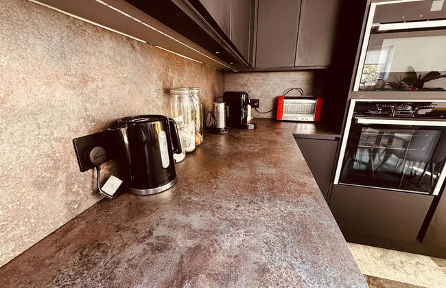 Luxury Adult-only 2-bedroom Bungalow With Hot Tub - Foto 14