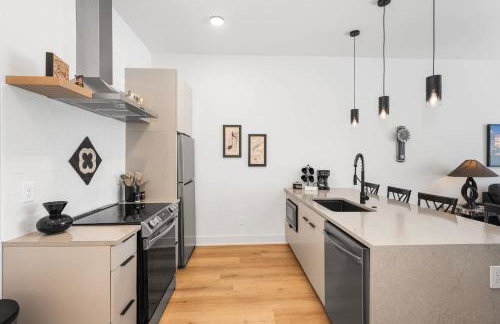East Nash Condo for 4 with Public Rooftop Near DT - Foto 5