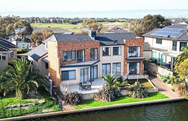 StayAU 6BR Deluxe Lakeview Point Cook - Foto 1