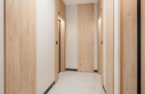 Apartamenty Krakowska Nowe budownictwo 2025r Strzeżone i zamknięte osiedle z ochroną Darmowy parking zewnętrzny Płatny parking podziemny Samodzielne zameldowanie Duży taras Blisko lotnisko im Chopina i centrum Warszawy - Foto 8
