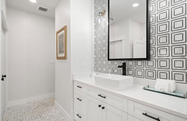 Soho Serenity by Brightwild Pool Hot Tub - Foto 23