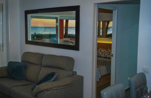 Apartasuites Royal Zahara, Máximo confort con vistas al mar - Photo 25