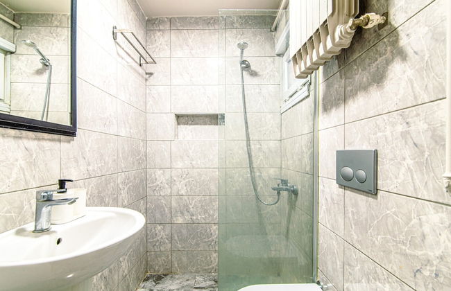 Stunning Flat With Excellent Location in Tesvikiye - Foto 16