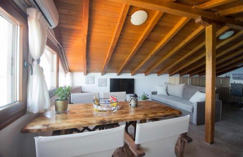 Golden Attic - Foto 17