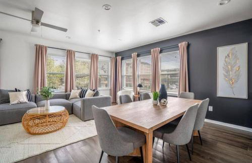 Spacious Apartment with Gated Parking Near Med Ctr - Foto 17