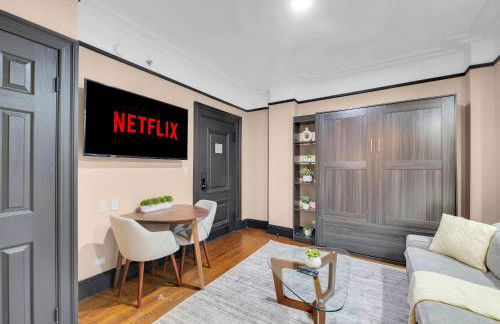 Stylish 1BR Apartment in the Heart of the City with Gym - Foto 1