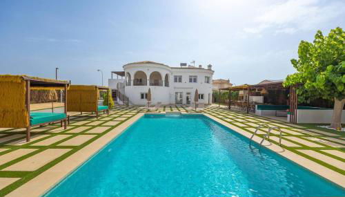 Villa única con piscina, perfecta para familias - Foto 5