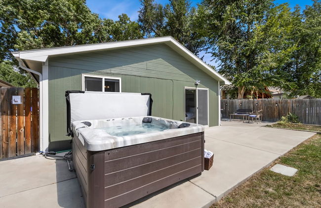 Downtown Windsor Home With Hot Tub & Pool Table - Foto 43