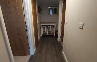 Old Brewery home with pool and gym access - Foto 34