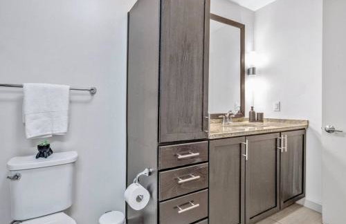 Luxury Apt W/Parking CityView|Pool| Gym|PoolTable - Foto 18