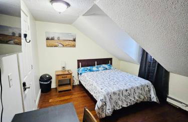 Suites on East Side near Whole Foods, Brown University, Miriam Hospital, MBTA, Downtown, - Photo 23