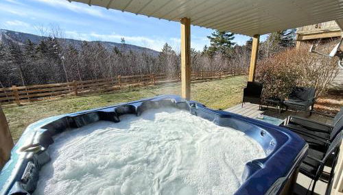 SH4 Bretton Woods condo with Hot Tub next to skiing and Mt Washington Hotel ski slopes views - Foto 3