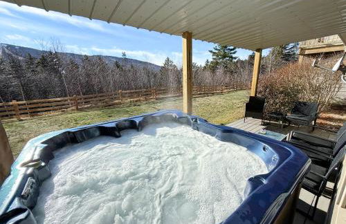 SH4 Bretton Woods condo with Hot Tub next to skiing and Mt Washington Hotel ski slopes views - Foto 3