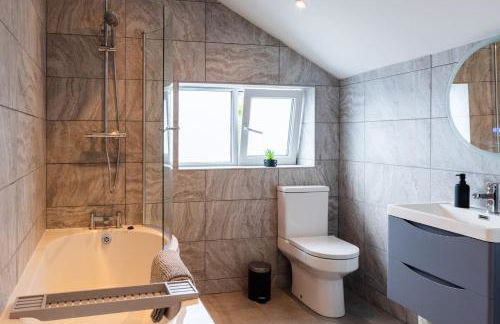 Luxury House in the Heart of Mumbles Village - Foto 29