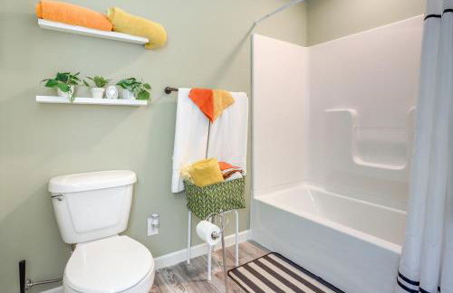 8 Mi to Sloppy Floyd State Park Peaceful Retreat! - Foto 14