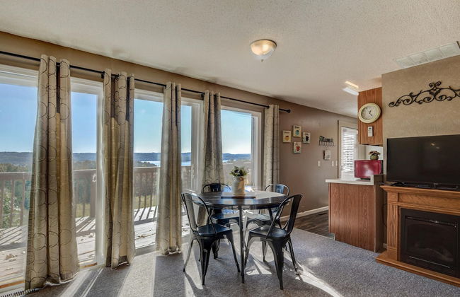 Hoot Owl @ Table Rock Lake - Amazing Lake Views!! - Game Room - Priced TO Rent!! - Photo 10