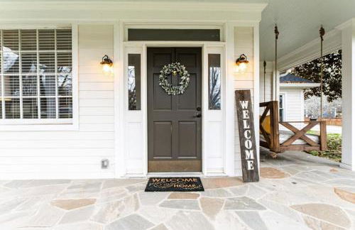 Brookwood Getaway Stock Tank Pool Outdoor Theater - Foto 9