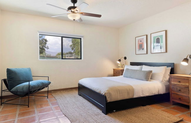 Sleeps 20! Architectural Mansion w/ Pool, Indoor Tennis Court, Game Room Starlight Estate by Avantstay - Foto 35