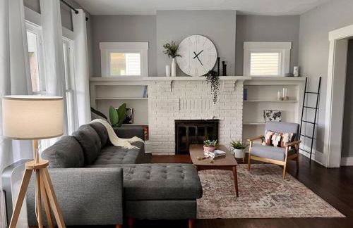 Entire 4 Bdrm Beautiful Home Next to WMU/K College - Foto 1