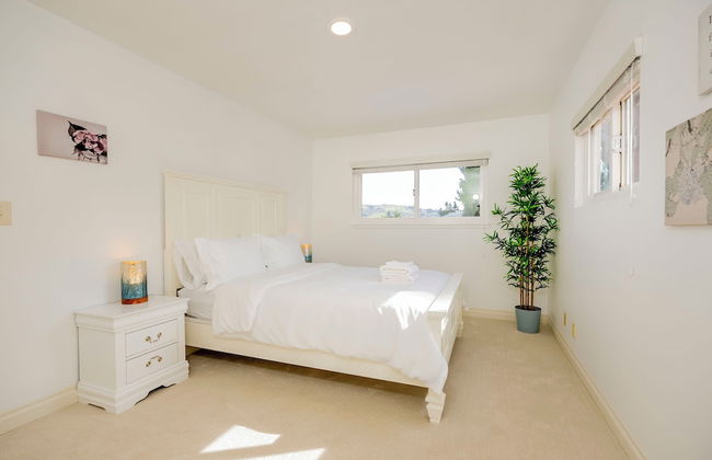 Serene Retreat & Modern Comforts in Rowland Heights - Foto 17