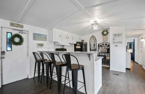 Near Water Lake Dallas Home with Furnished Patio! - Foto 2