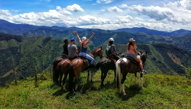 Paseo a caballo por los cafetales de Salgar - Foto 4, Foto de grupo