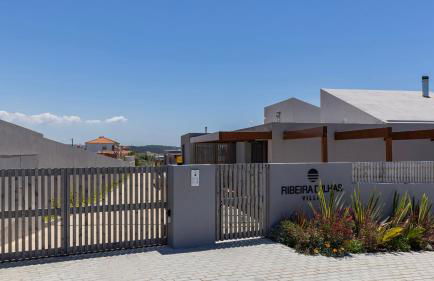 Stunning Beach House with Pool by LovelyStay - Foto 76