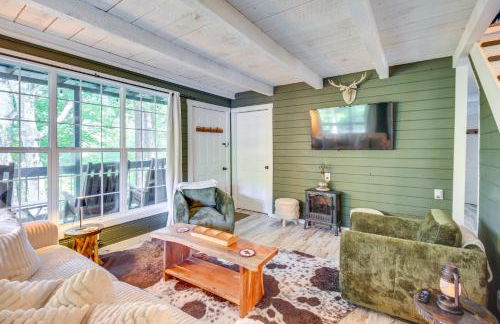 Deck and Grill Cozy Cottage in Talking Rock! - Foto 1