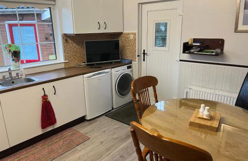 Comfortable and Convenient 4 Bedroom Home - Foto 6