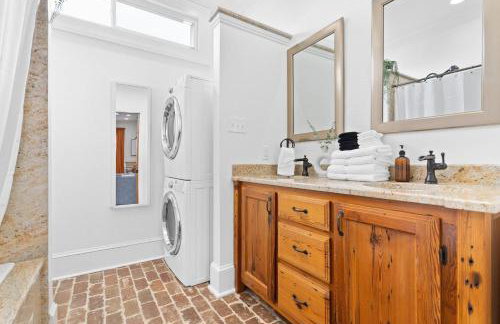 Chic 2BR retreat near French Quarter - Photo 21