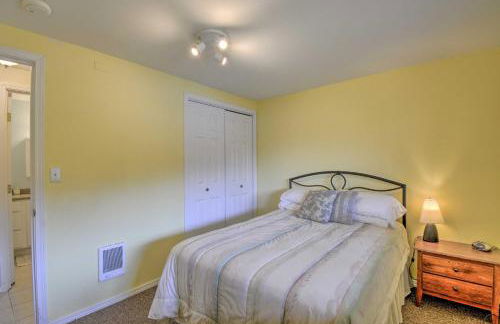 Anderson Island Retreat with Lakefront Deck and Canoe! - Foto 32