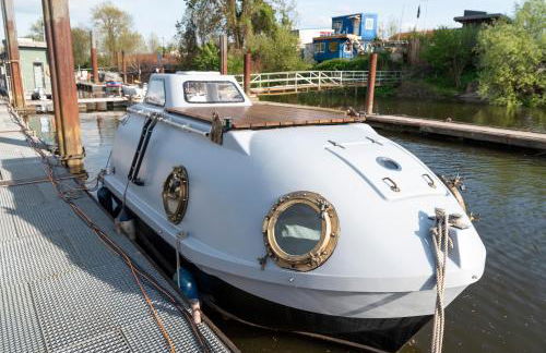 Ausgbebautes Rettungsboot ARDSCHE NOAH - Foto 11