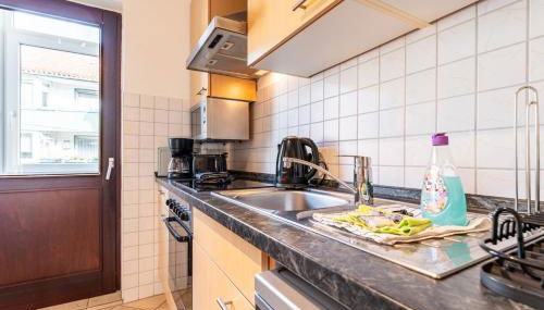 FeWocation Bremerhaven - Bright 1BR Apt with Balcony and Parking - Foto 3